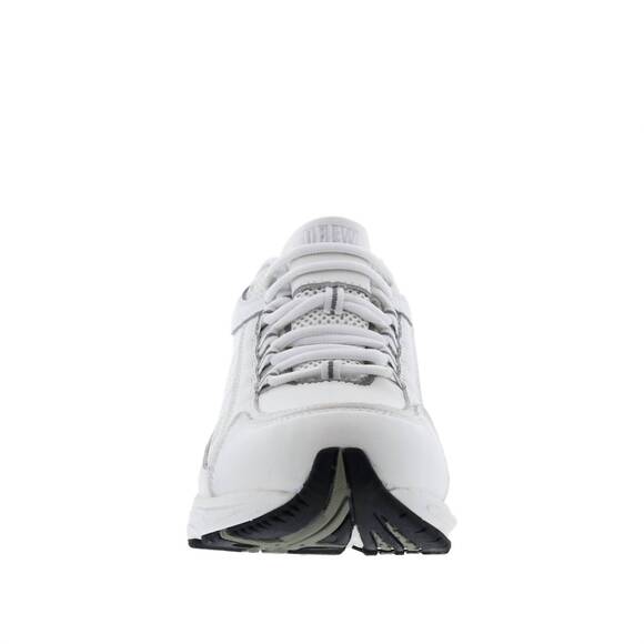 Athletic_Shoes